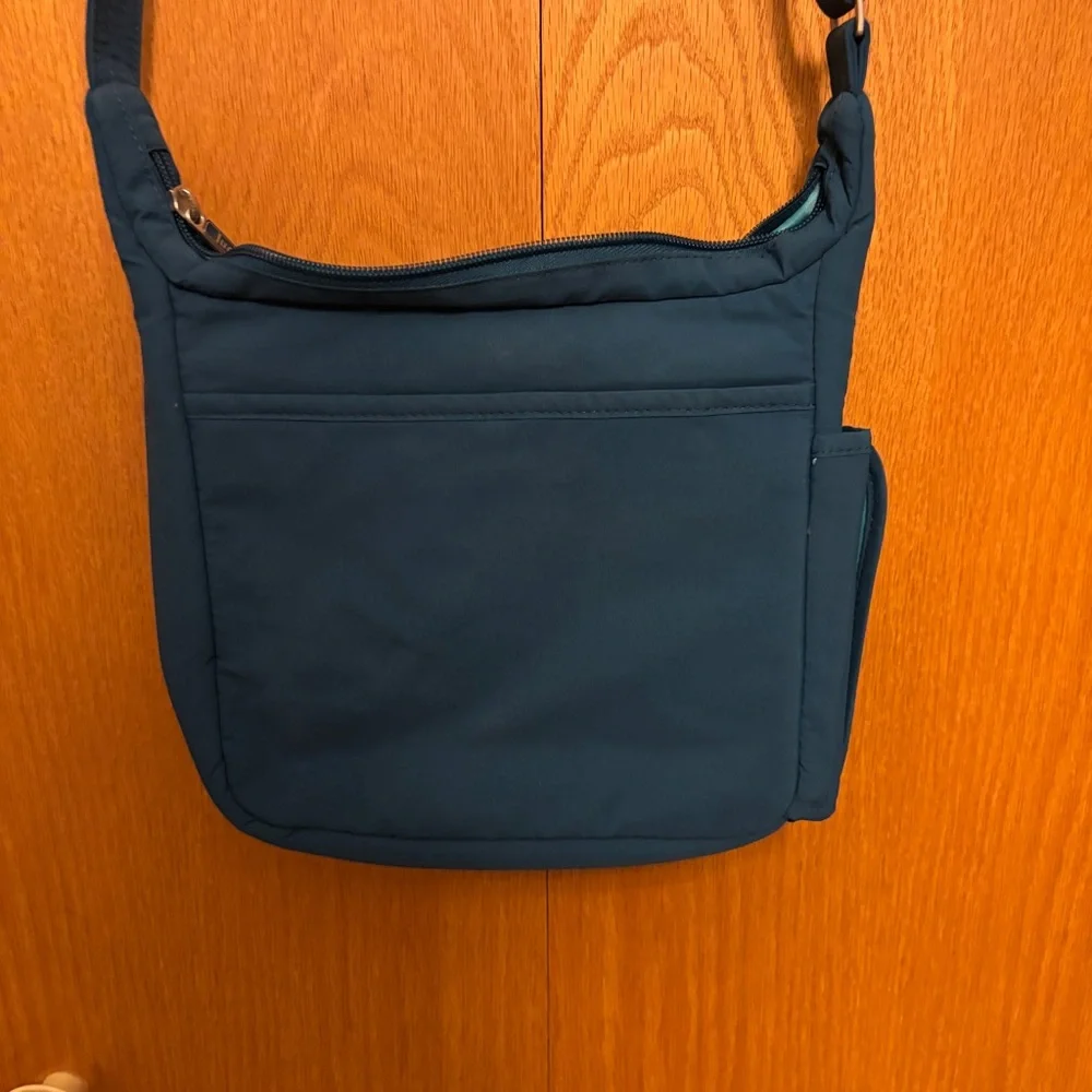 Lug Teal Crossbody Bag - Picture 3 of 6